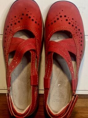 Earth Origins Red Leather Mary Jane Comfort Shoes Size 9